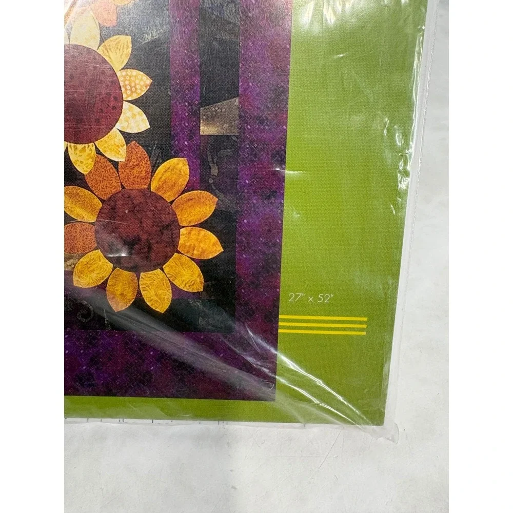 Bee‎ Creative Studio Sunflowers Quilt Pattern A1036 Nancy Halvorsen 27x52